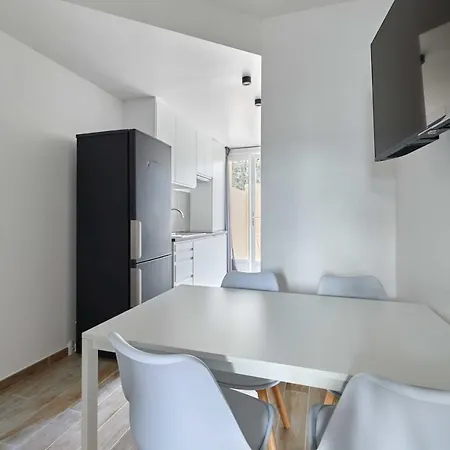 Appartement Magnificent 1-bedroom Port